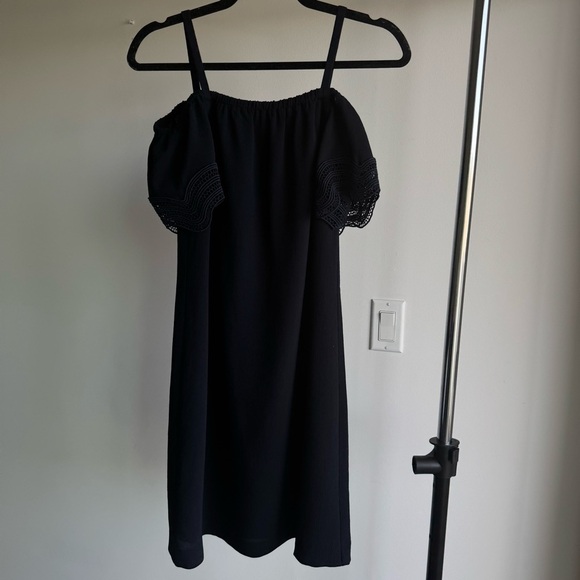 Ann Taylor Navy Cold Shoulder Ruffle Lined Dress Size XS - Picture 3 of 6